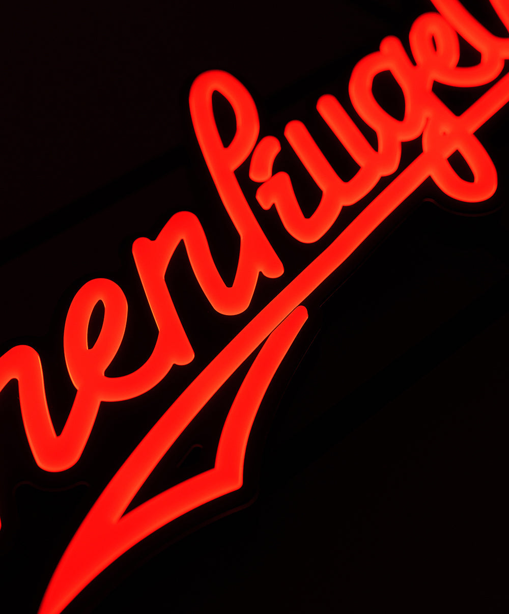 Faux Neon Sign – Leinie Lodge